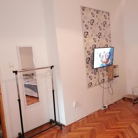 Kriston Apartman Мишкольц Экстерьер фото