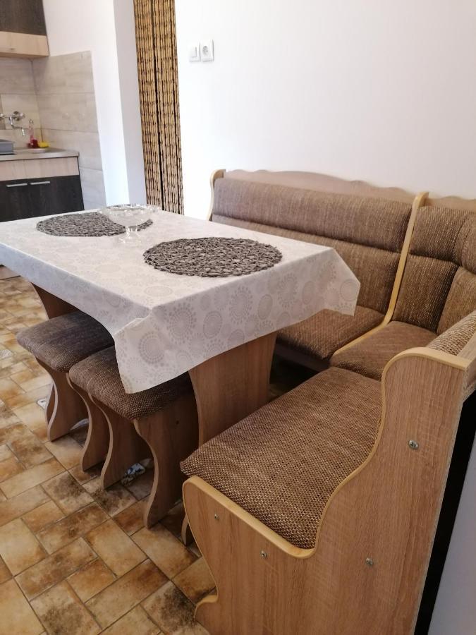 Kriston Apartman Мишкольц Экстерьер фото