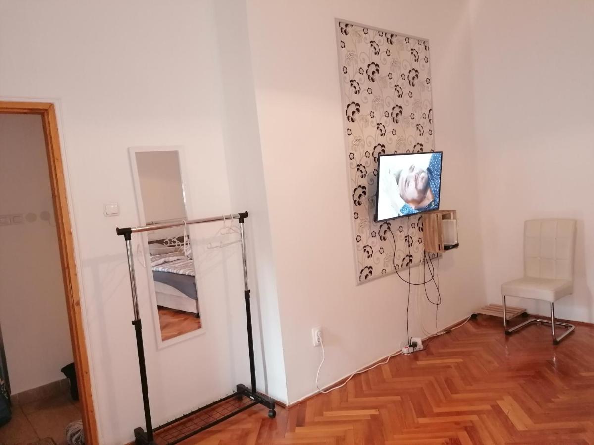 Kriston Apartman Мишкольц Экстерьер фото